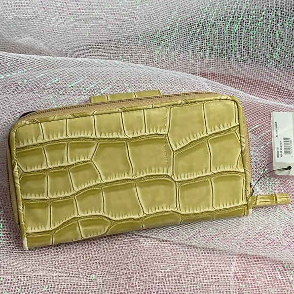 ๐ Kenneth Cole Reaction Clutch Wallet - Picture 3 of 7